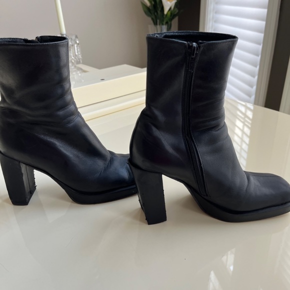 Leather black boots - Picture 3 of 4